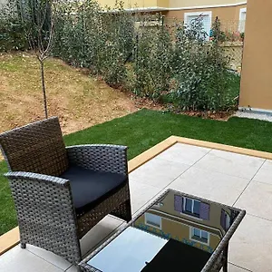 https://deux-pieces-moderne-et-chaleureux.fr-provencehotel.com