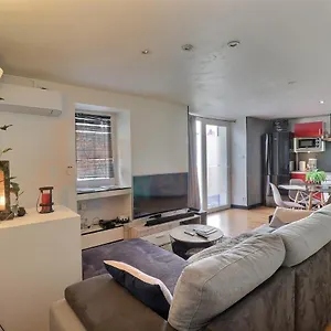 https://appartement-cosy-en-centre-ville-wifi-parking.fr-provencehotel.com