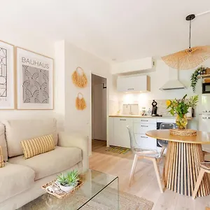 https://le-ludz-blagnac-1.midi-pyreneeshotels.com